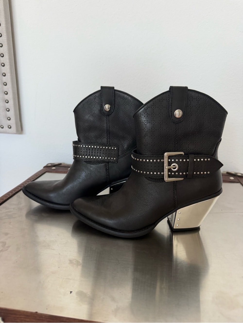 Dingo Women's Black Studded Western Ankle Boots
